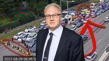 Artikelbild för artikeln: HD-domare om varför klimatextremister frias från sabotage: "Var inte riktad mot ambulansen"