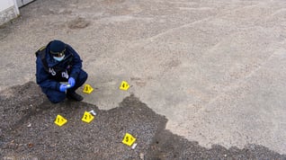 Artikelbild för artikeln: Rikspolischefen besvärad – lägger över ansvaret för gängen på medborgarna