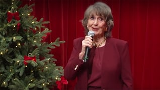 Artikelbild för artikeln Siw Malmkvist tänder ljuset – blir årets julvärd i SVT