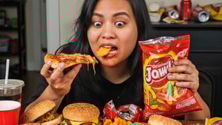 Artikelbild för artikeln Stor genomgång: Ultraprocessad mat kopplas till skador i hela kroppen