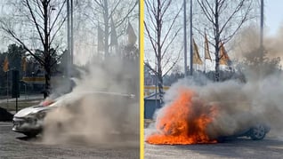 Artikelbild för artikeln Elbil fattade eld utan förvarning – brann upp på parkering