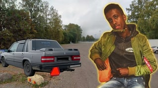Artikelbild för artikeln: Reinfeldts "gapa svennejävel"-somalier fick medborgarskap på 96 DAGAR