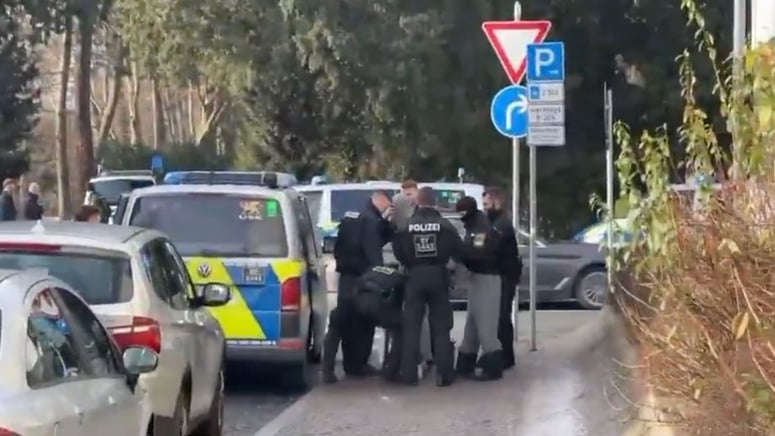 Artikelbild för artikeln: Afghansk asylsökare gripen för knivmord på tvååring och vuxen