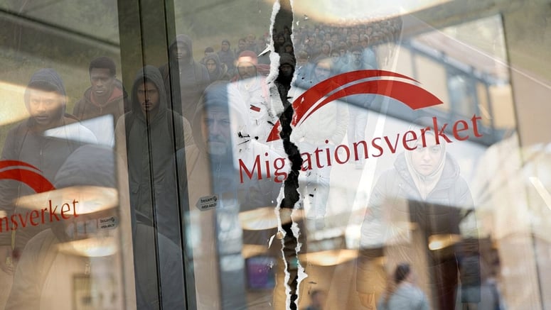 Artikelbild för artikeln: Mätning: Majoritet säger nej till att riva upp permanenta uppehållstillstånd